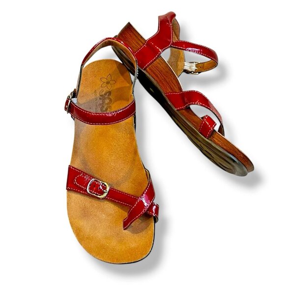 SAS Pampa Toe Loop Sandals Strappy Two Buckles Red Patent Leather Womens 9.5 - Picture 1 of 10